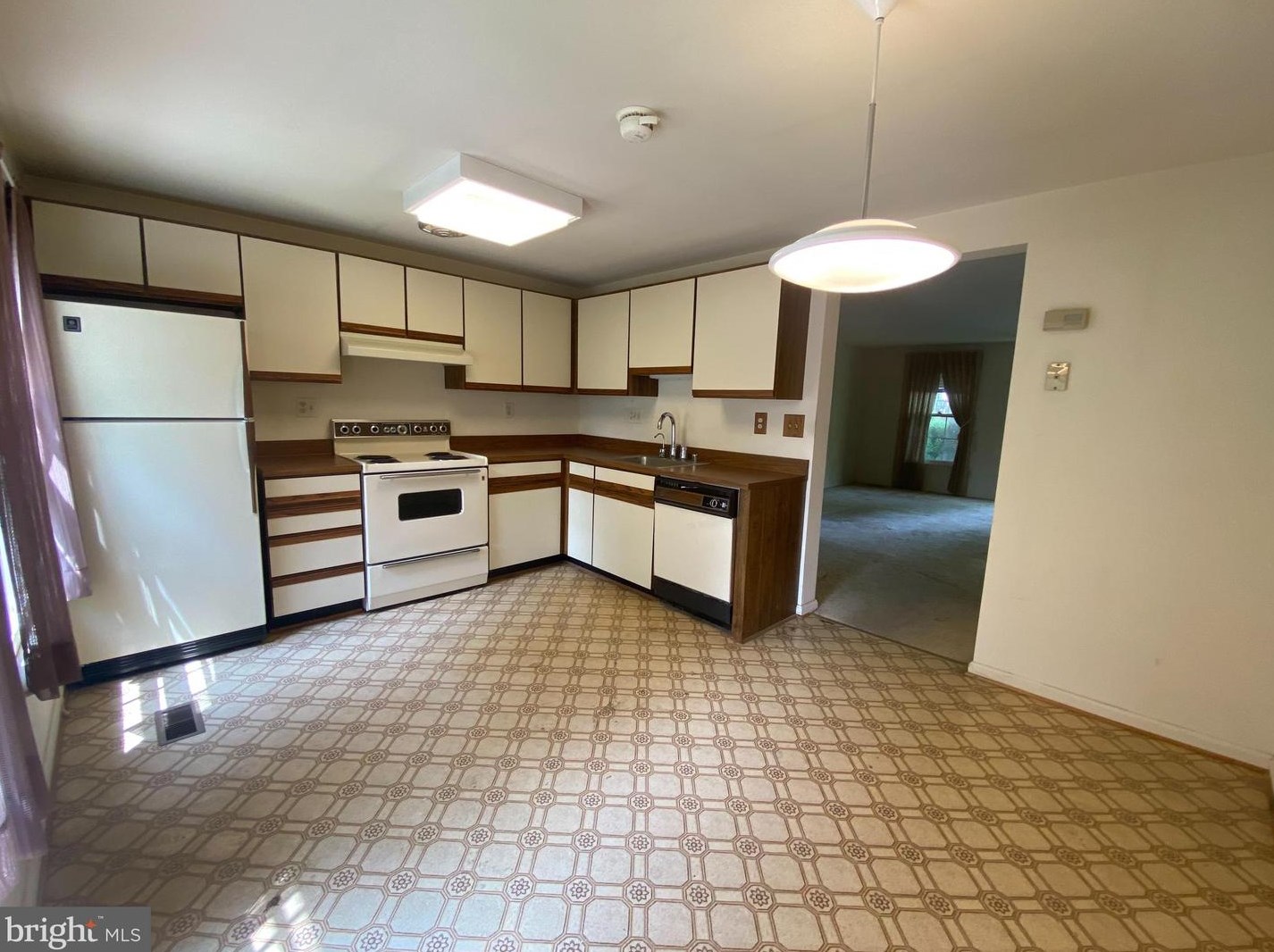 20531 Strath Haven Dr, Gaithersburg MD  20886-4061 exterior