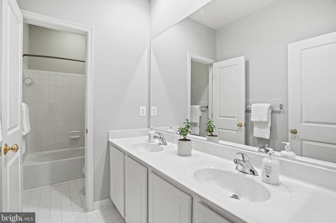 13222 Windsong Ln, Clarksburg MD 20871-5301 exterior