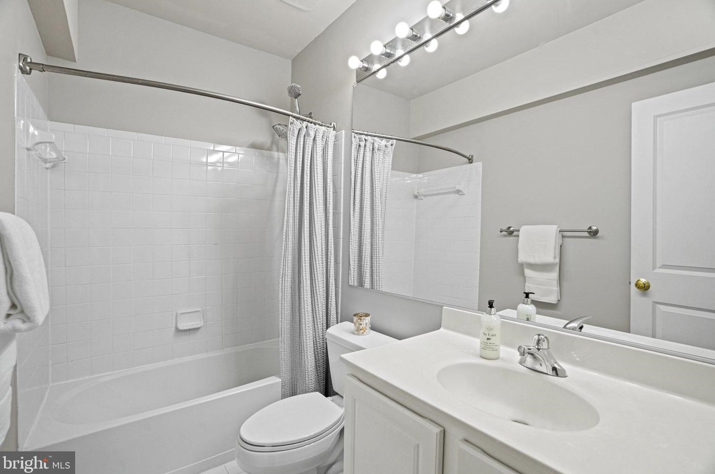 13222 Windsong Ln, Clarksburg MD 20871-5301 exterior