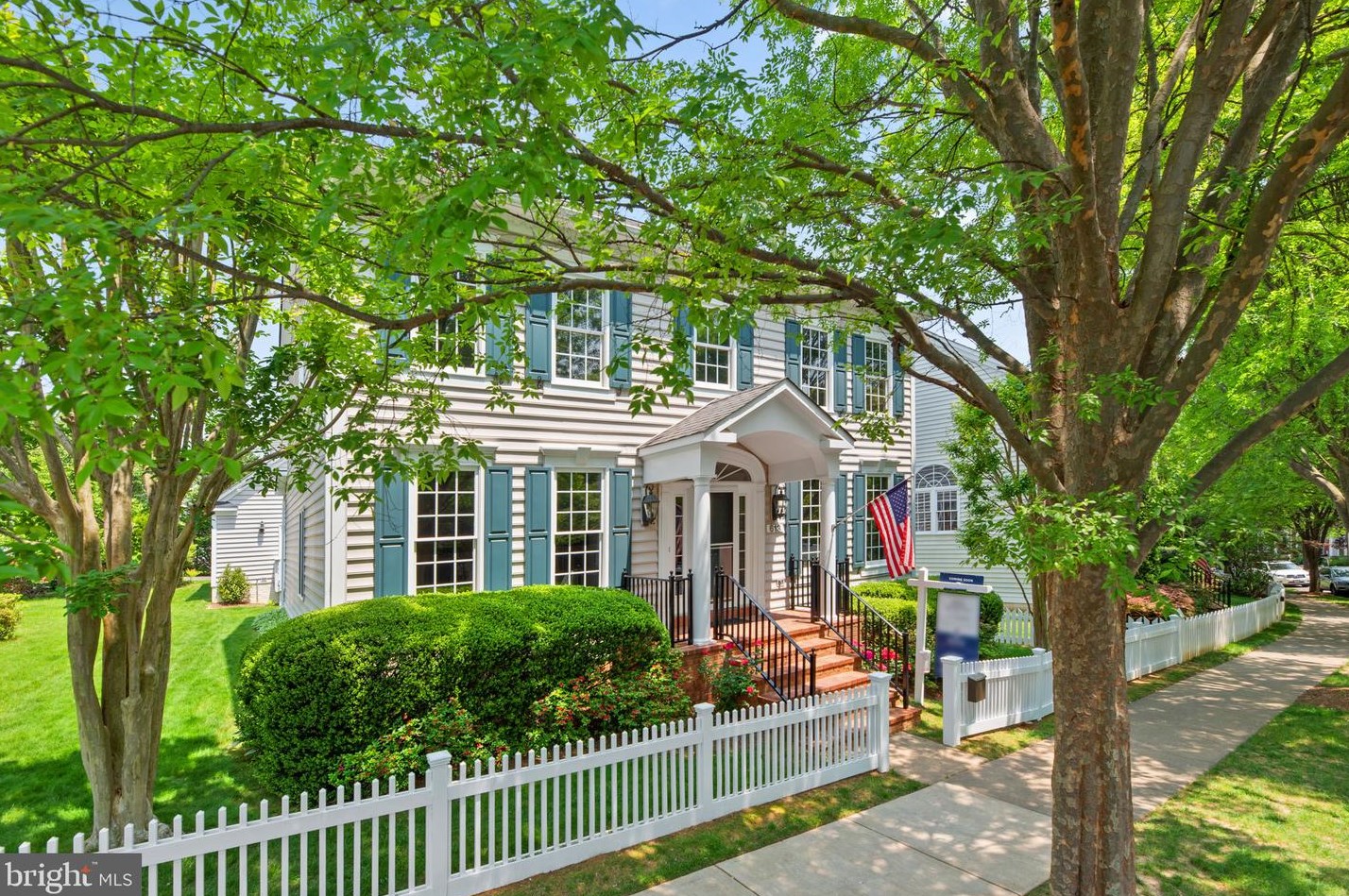 613 Bright Meadow Dr, Gaithersburg, MD 20878-3220