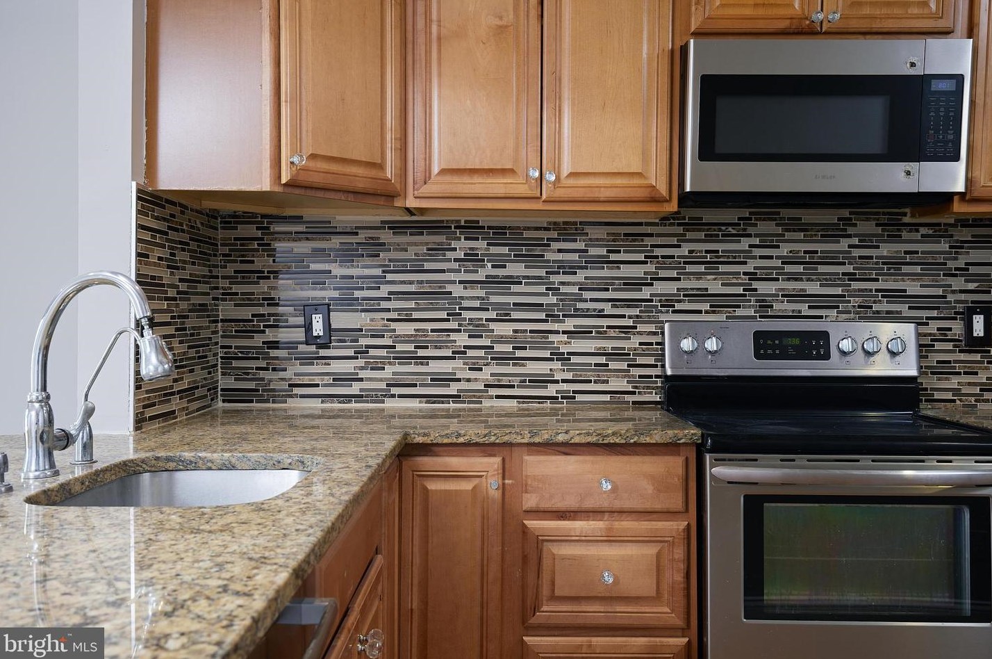 9853 Brookridge Ct, Gaithersburg MD  20886-1109 exterior