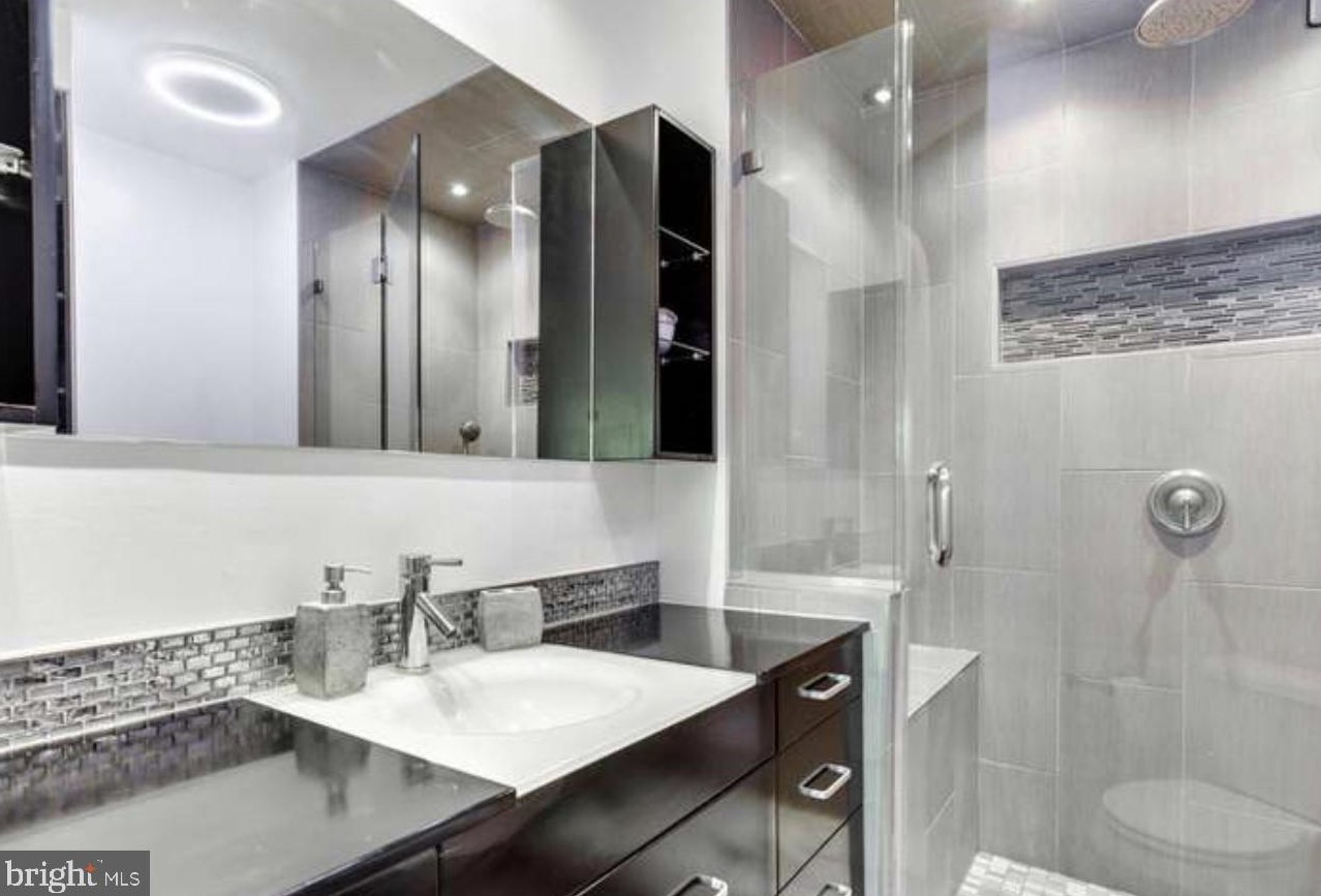 19746 Greenside Ter, Gaithersburg MD  20886-1903 exterior