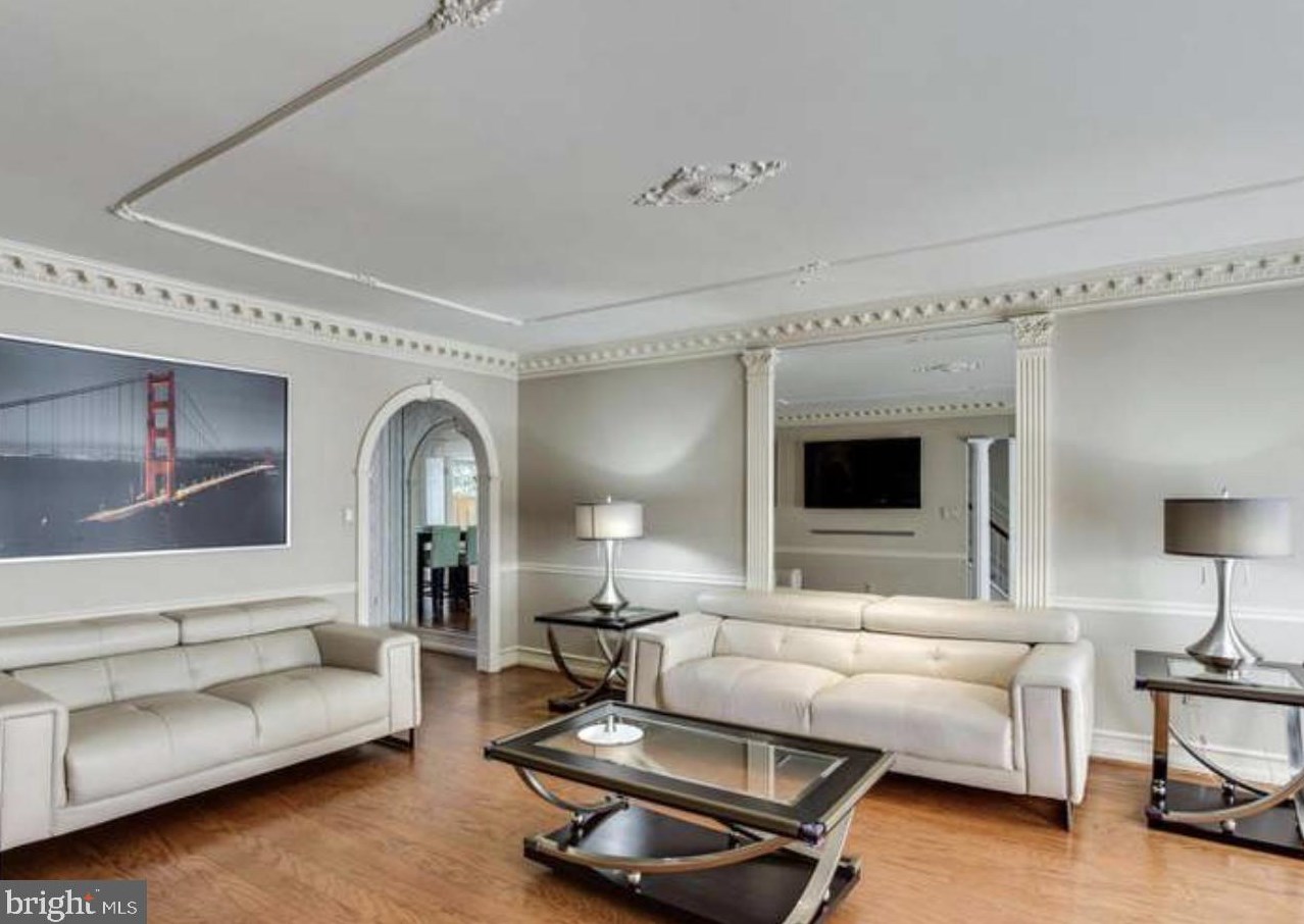 19746 Greenside Ter, Gaithersburg, MD 20886