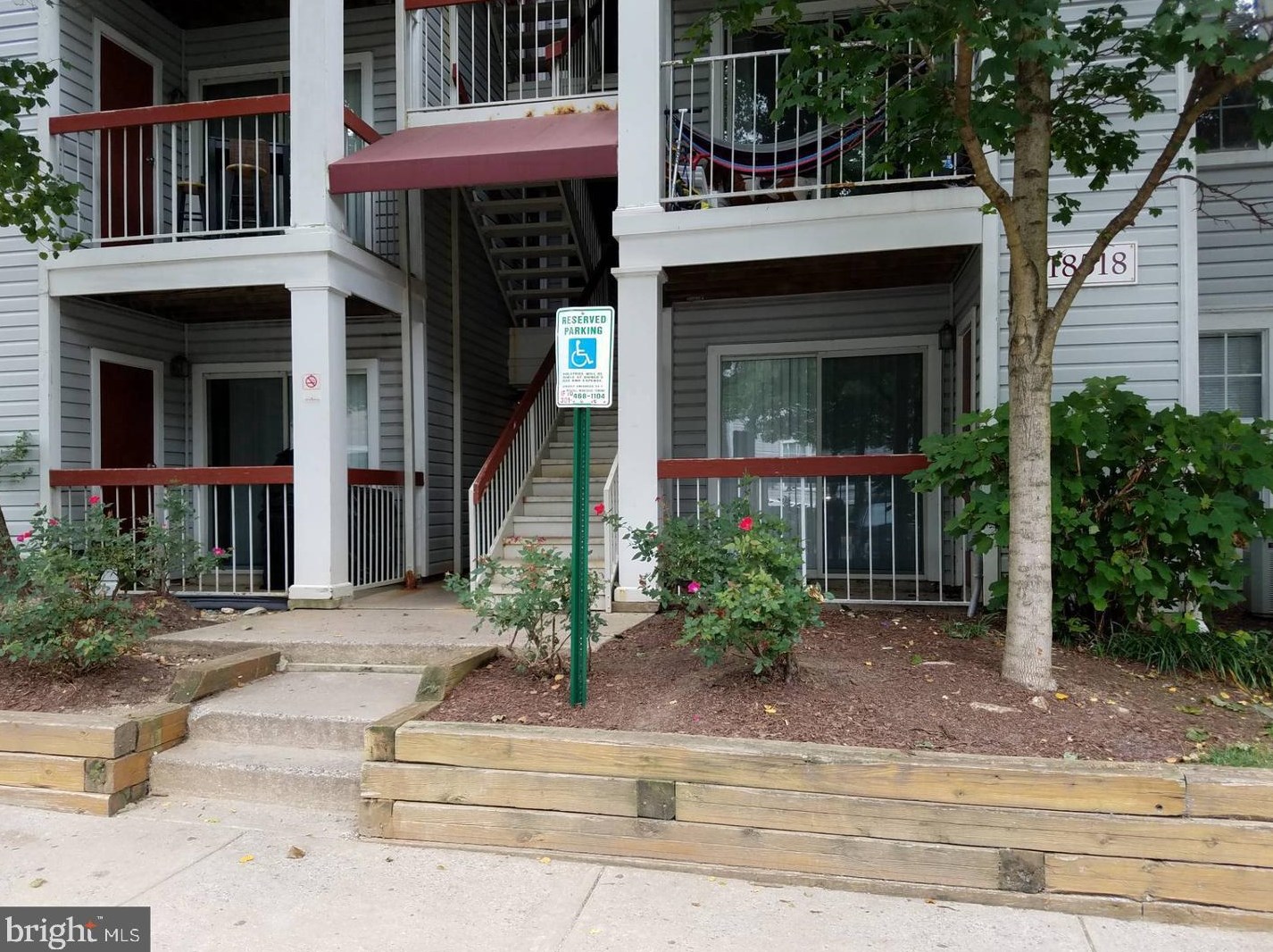 18518 Boysenberry Dr, Gaithersburg, MD 20879-3671
