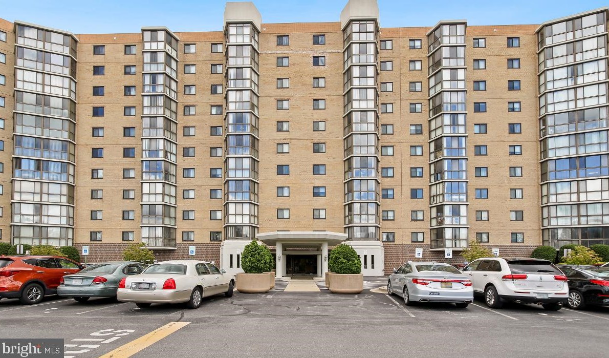 3330 N Leisure World Blvd #5-604, Silver Spring, MD 20906