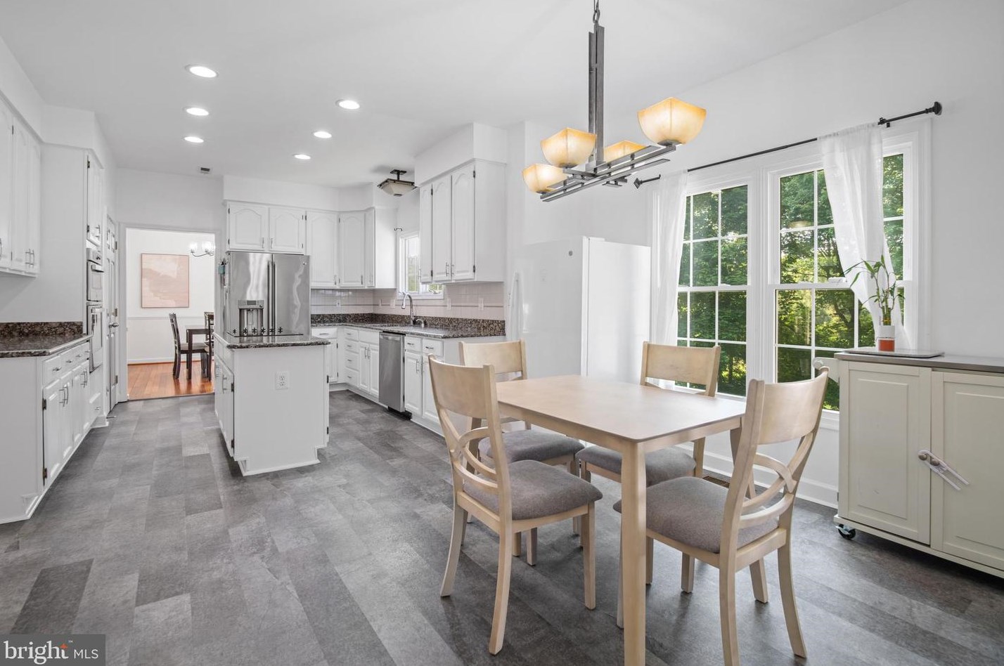 12104 Damson Dr, Gaithersburg MD  20878-3335 exterior