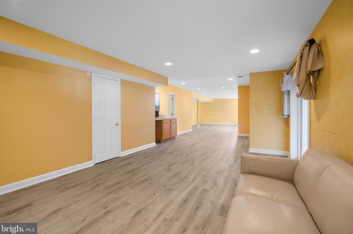 12104 Damson Dr, Gaithersburg MD  20878-3335 exterior