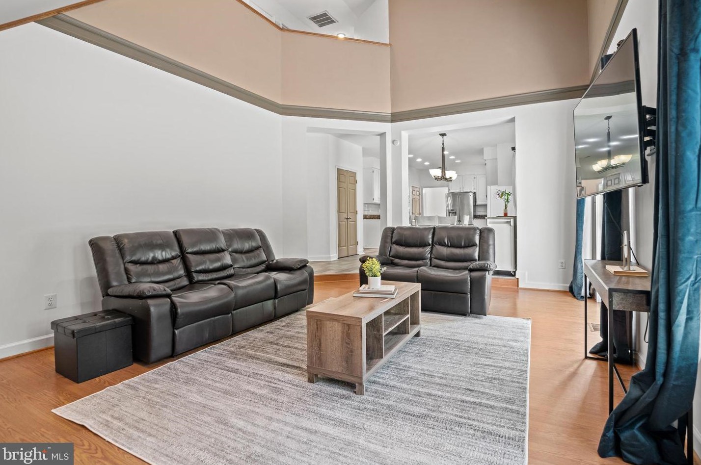 12104 Damson Dr, Gaithersburg MD  20878-3335 exterior