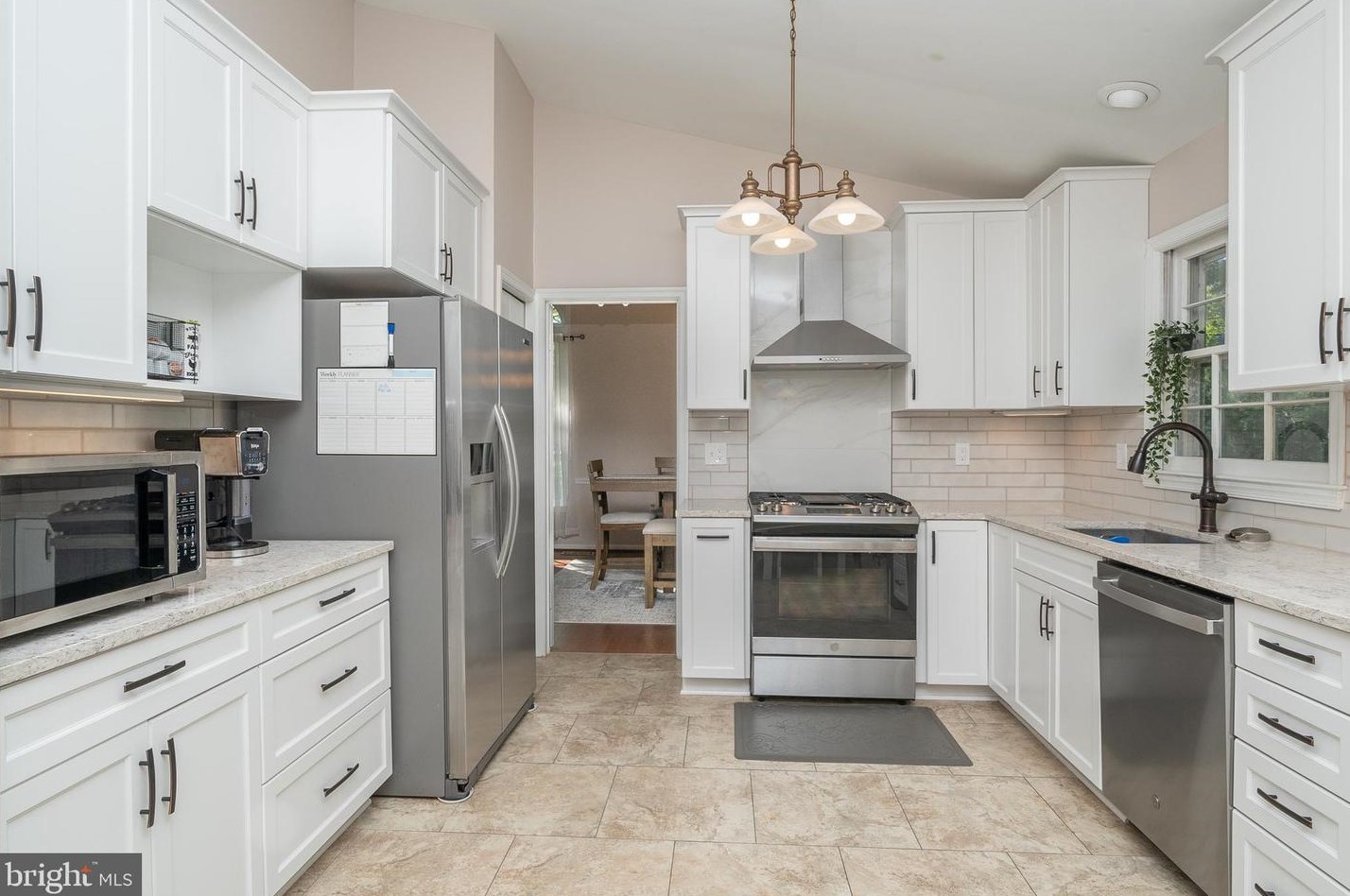 20505 Highland Hall Dr, Gaithersburg MD  20886-4047 exterior