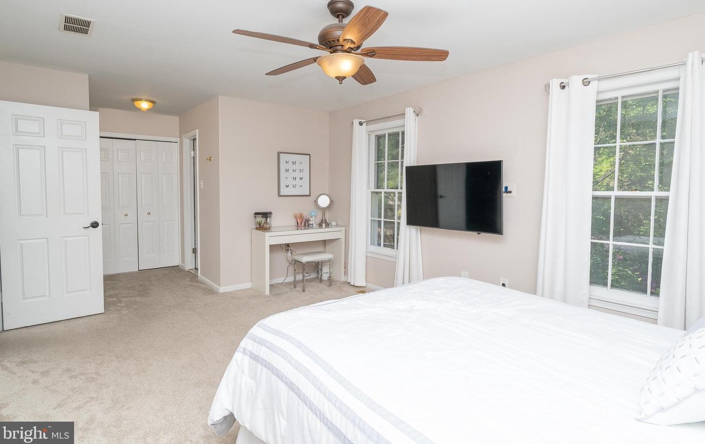 20505 Highland Hall Dr, Gaithersburg MD  20886-4047 exterior