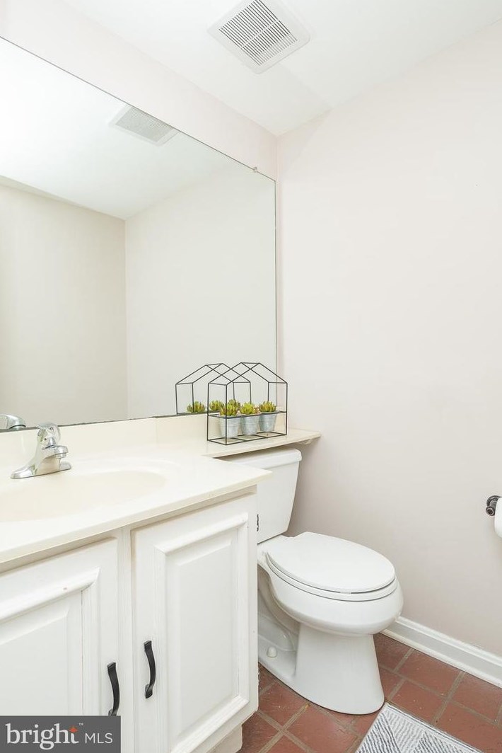 20505 Highland Hall Dr, Gaithersburg MD  20886-4047 exterior