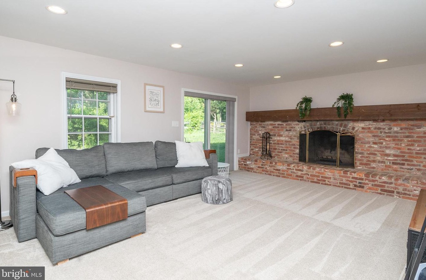 20505 Highland Hall Dr, Gaithersburg MD  20886-4047 exterior