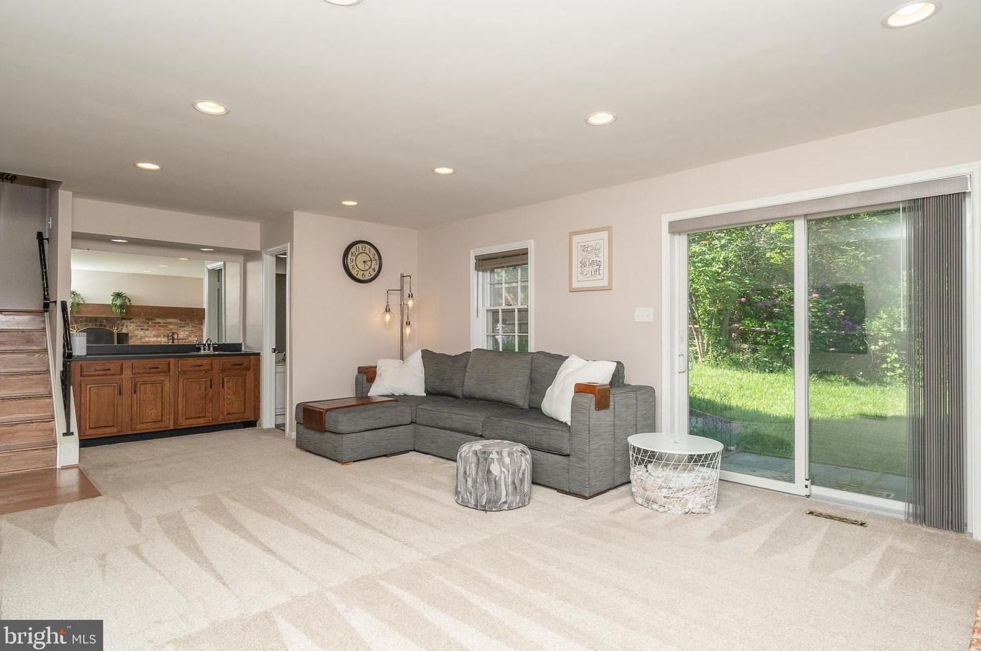 20505 Highland Hall Dr, Gaithersburg MD  20886-4047 exterior