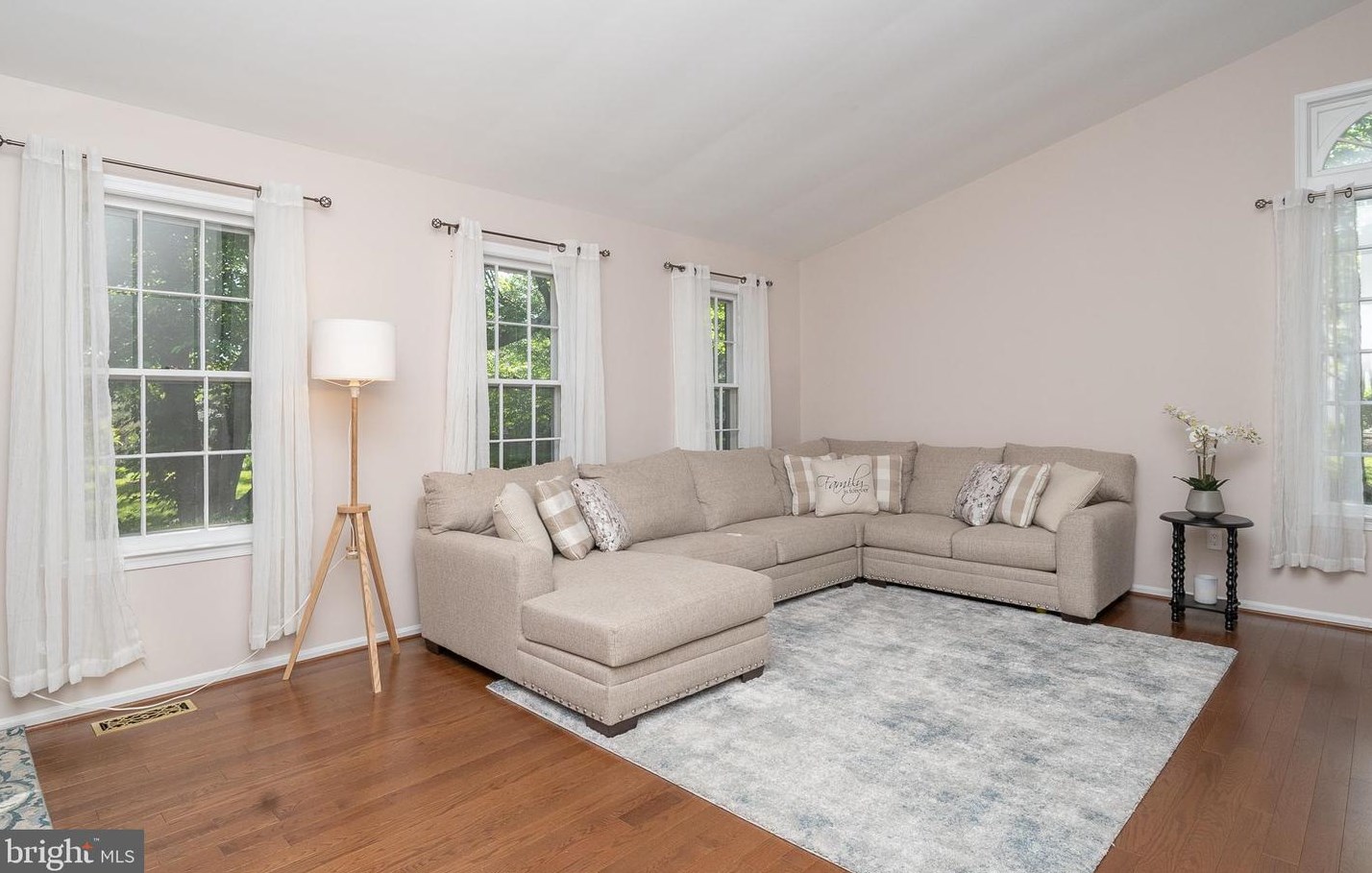 20505 Highland Hall Dr, Gaithersburg MD  20886-4047 exterior