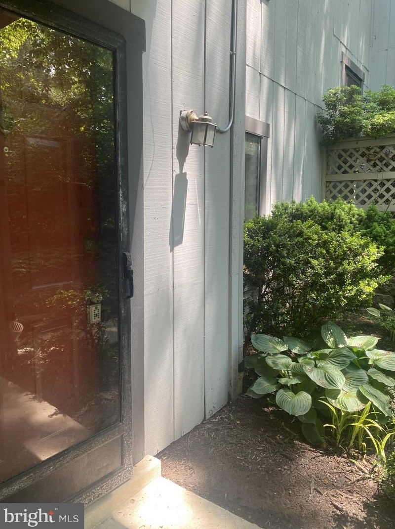 110 Windbrooke Cir, Gaithersburg, MD 20879