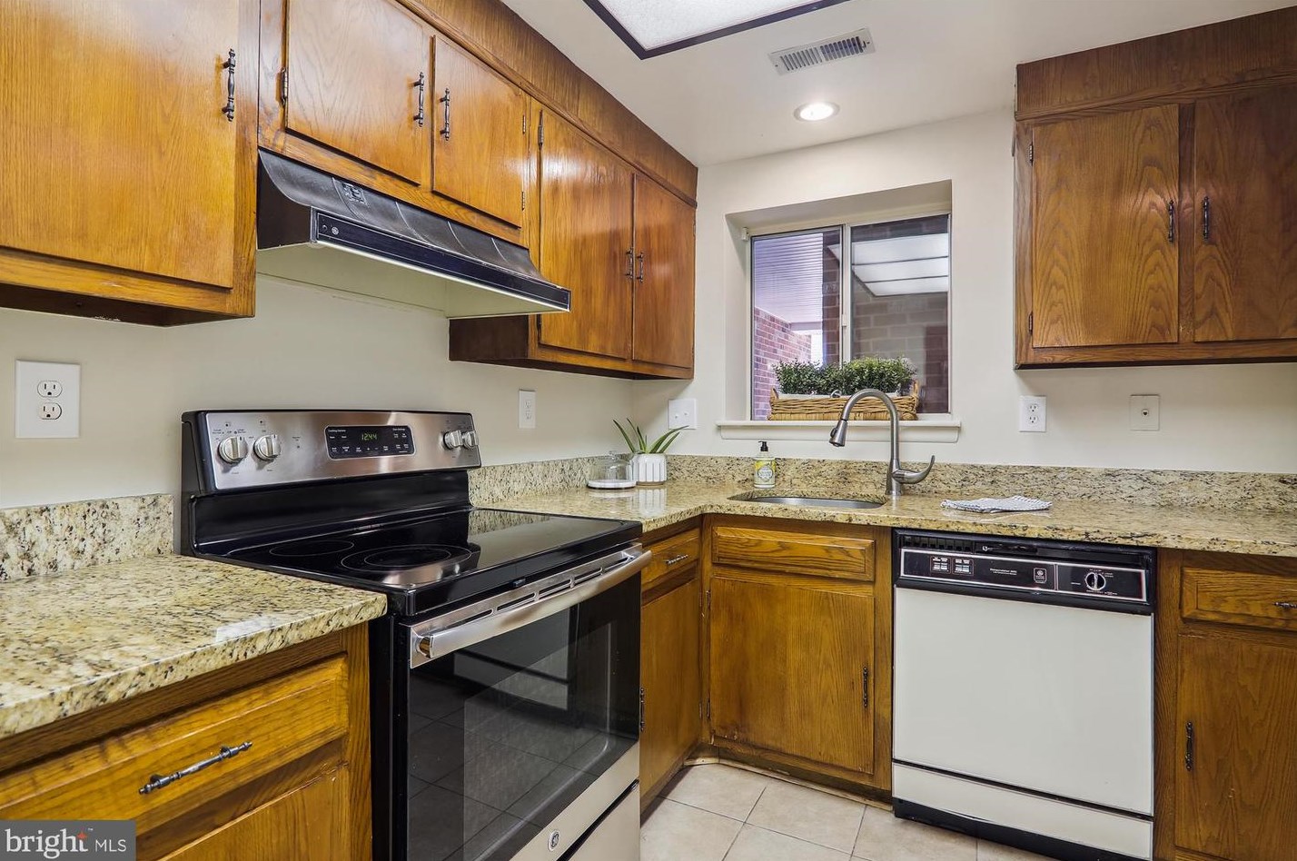 3511 Forest Edge Dr #17-1b, Silver Spring, MD 20906