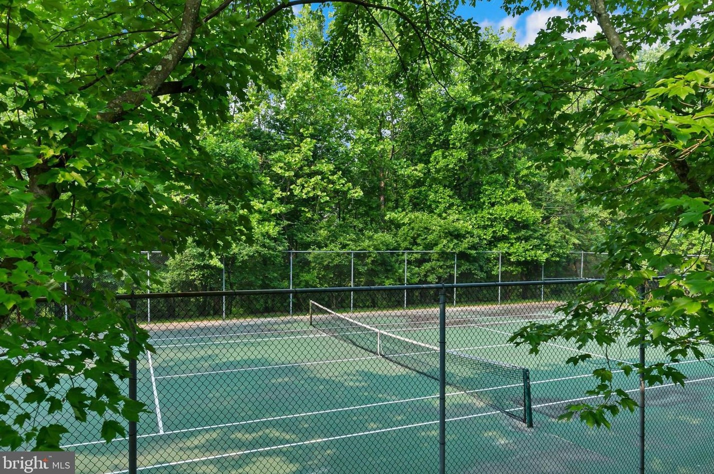 11531 Pleasant Mdw Dr, Gaithersburg MD 20878-4259 exterior