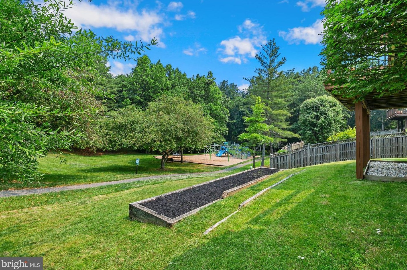 11531 Pleasant Mdw Dr, Gaithersburg MD 20878-4259 exterior