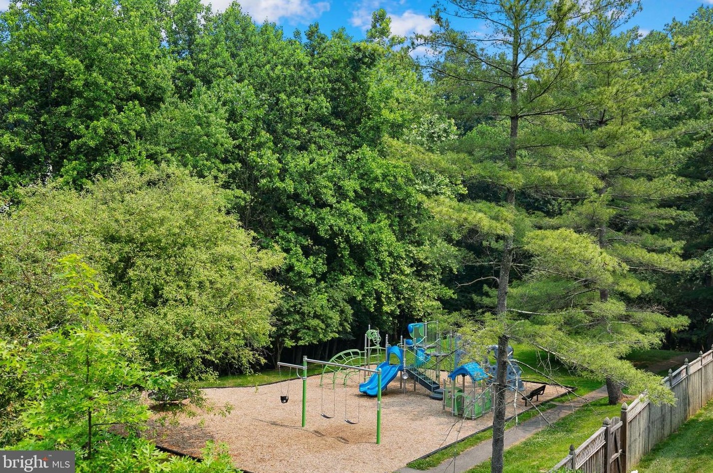 11531 Pleasant Mdw Dr, Gaithersburg MD 20878-4259 exterior