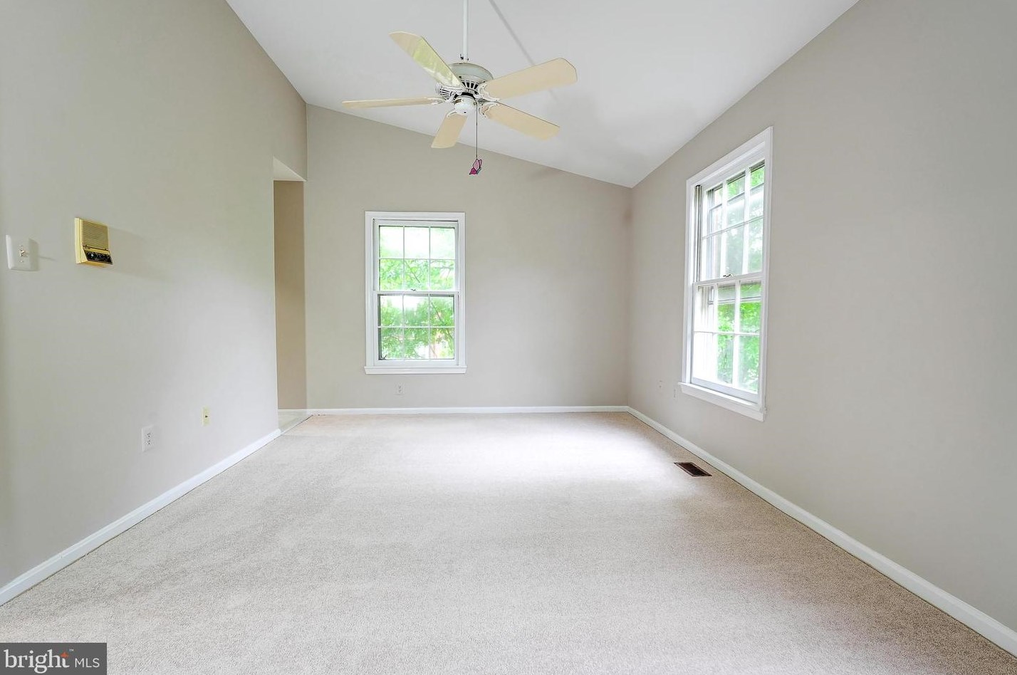 917 Wild Forest Dr, Gaithersburg MD  20879-3209 exterior