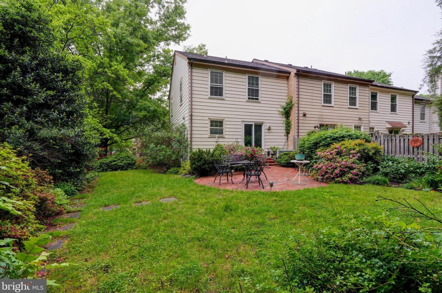 917 Wild Forest Dr, Gaithersburg MD  20879-3209 exterior