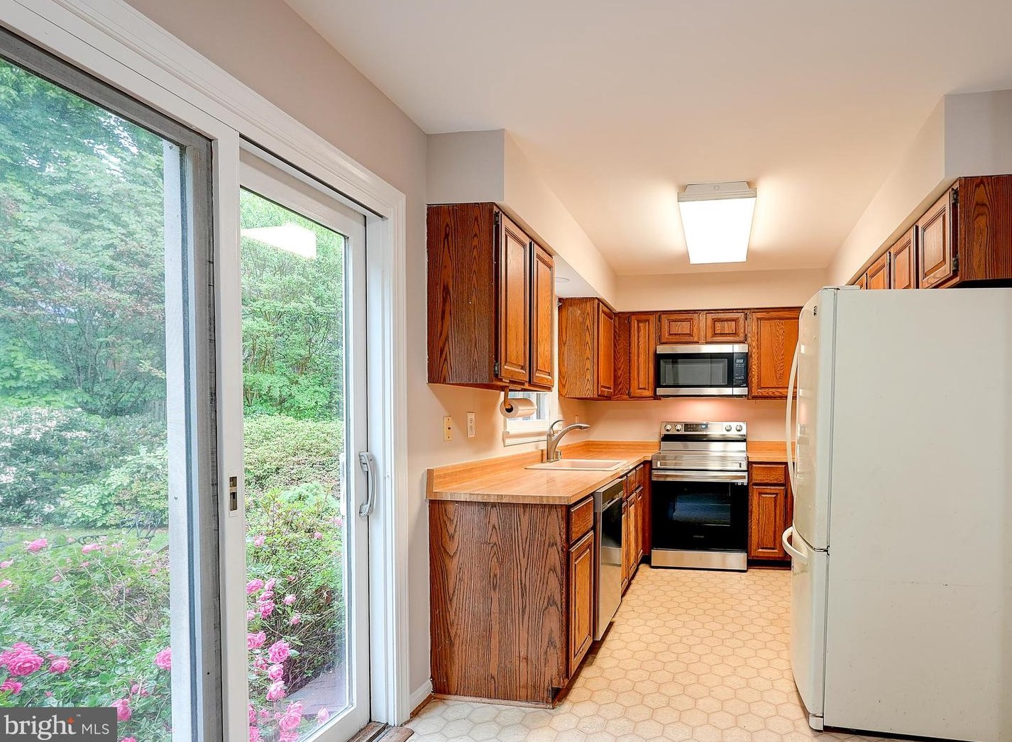 917 Wild Forest Dr, Gaithersburg MD  20879-3209 exterior