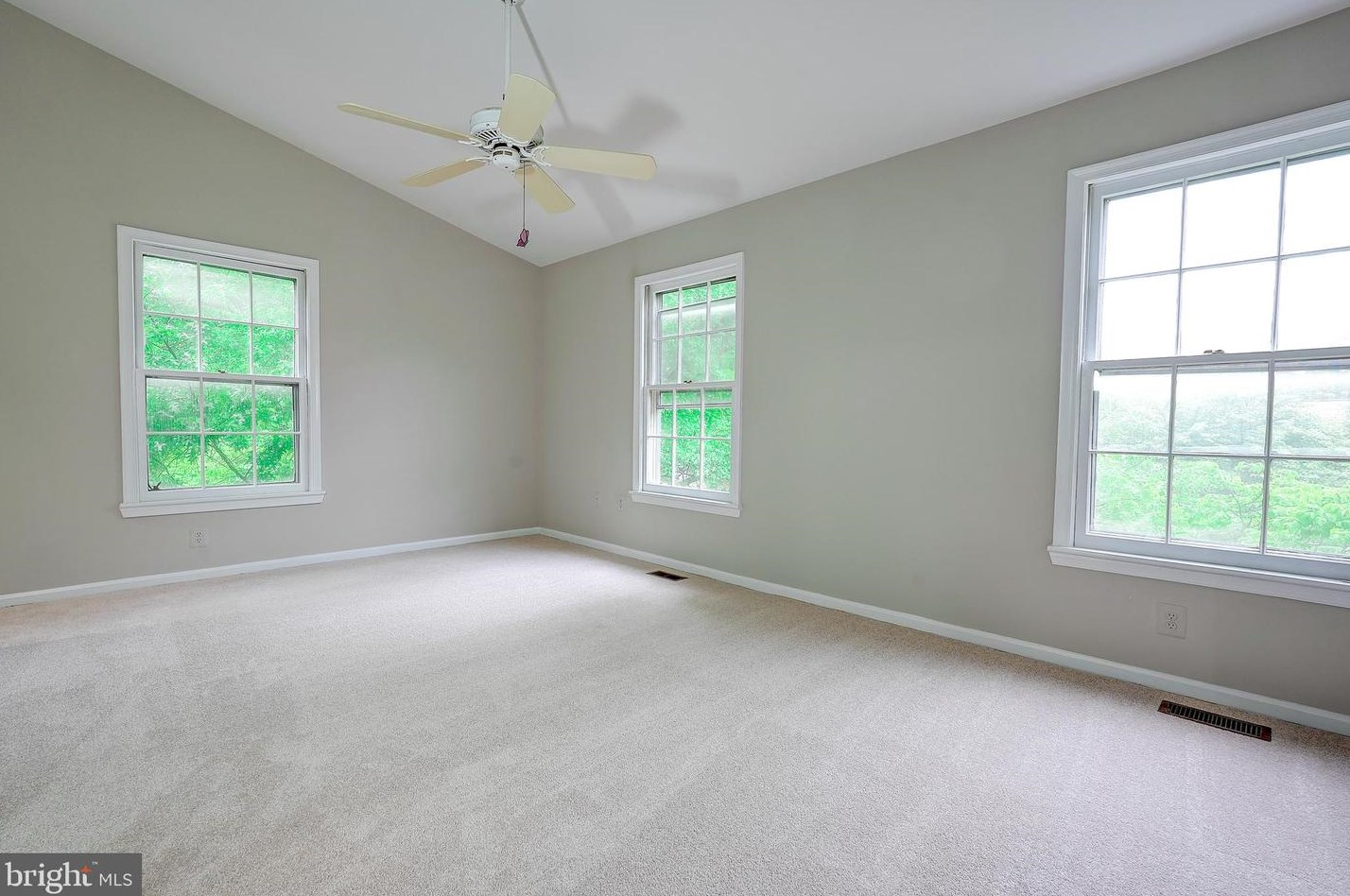 917 Wild Forest Dr, Gaithersburg MD  20879-3209 exterior