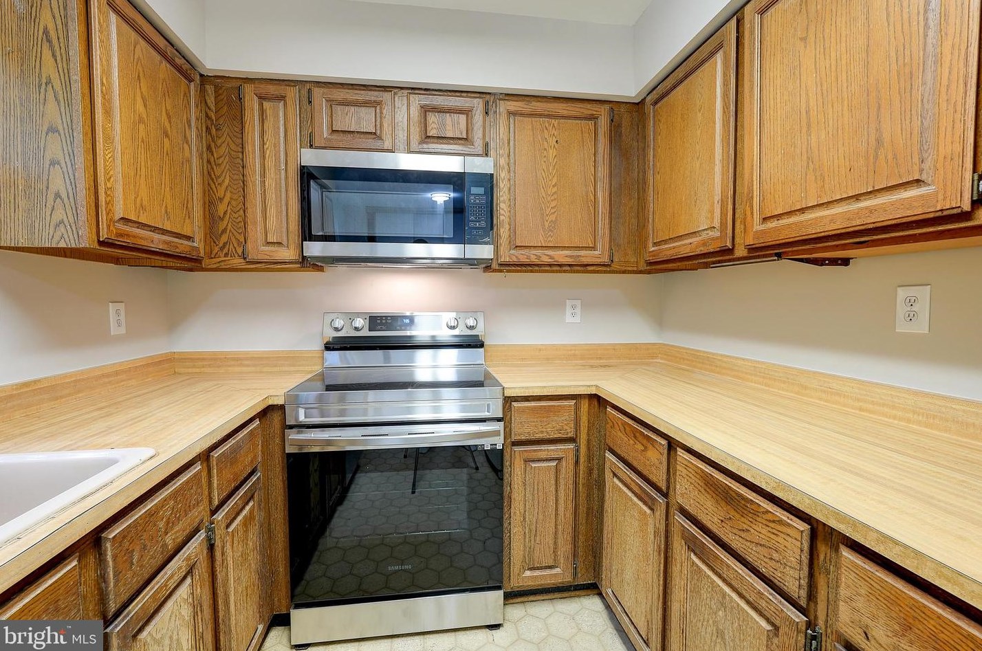 917 Wild Forest Dr, Gaithersburg MD  20879-3209 exterior