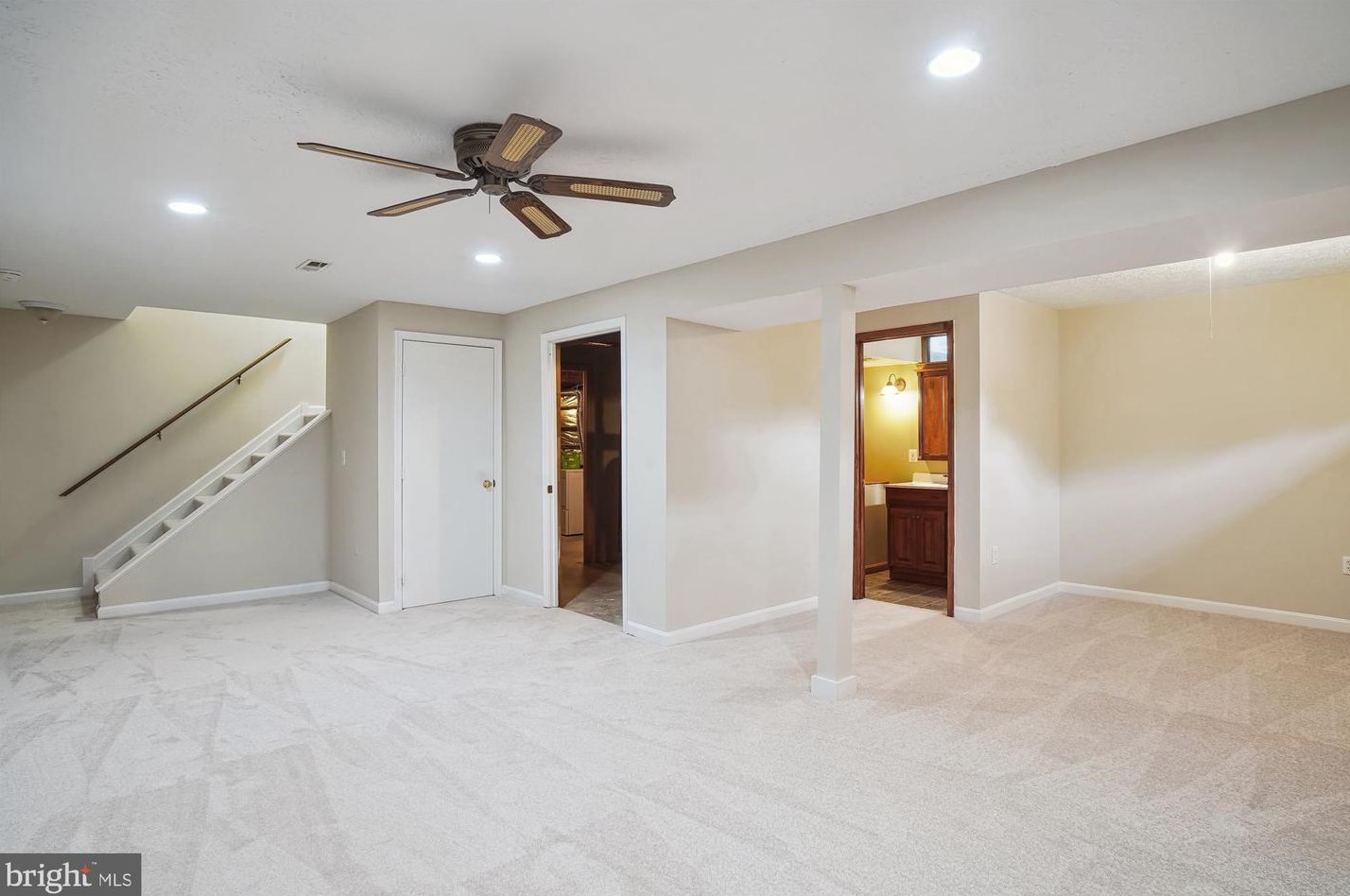 23840 Rolling Fork Way, Gaithersburg MD  20882-2727 exterior