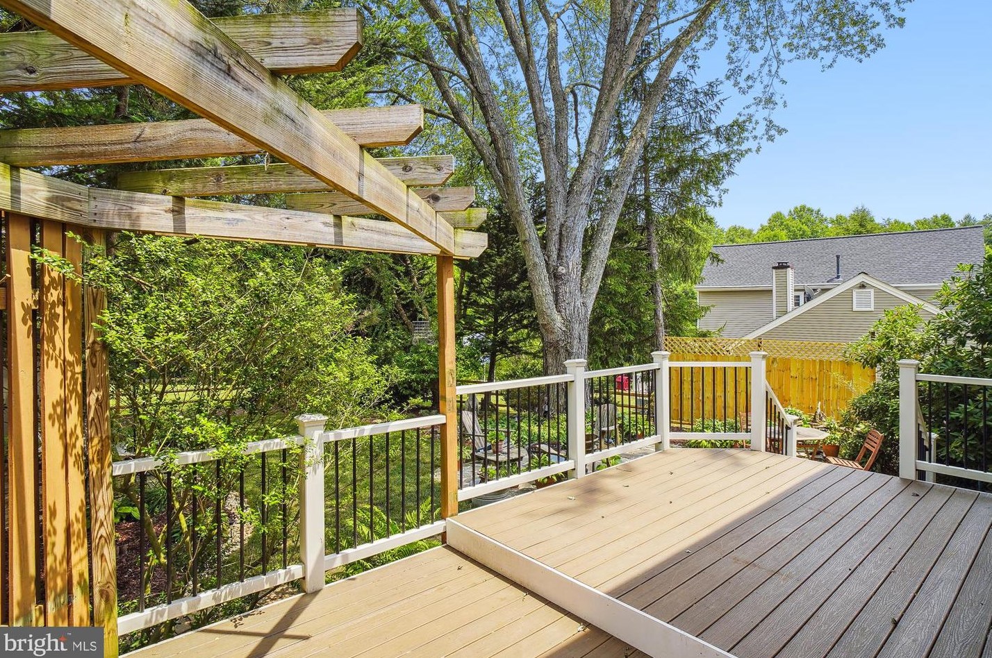 23840 Rolling Fork Way, Gaithersburg MD  20882-2727 exterior