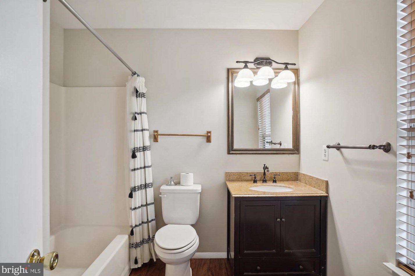 23840 Rolling Fork Way, Gaithersburg MD  20882-2727 exterior