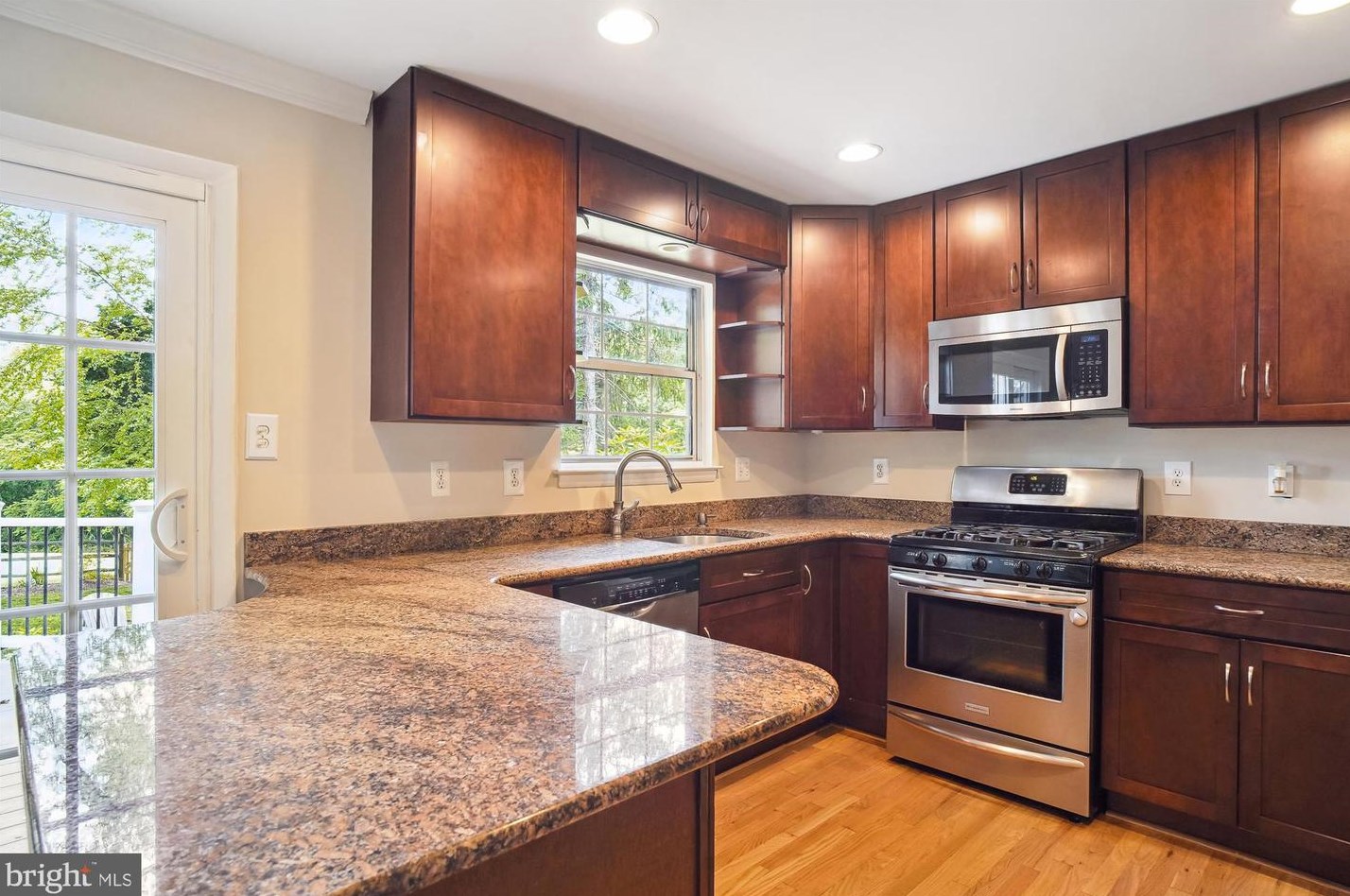 23840 Rolling Fork Way, Gaithersburg MD  20882-2727 exterior