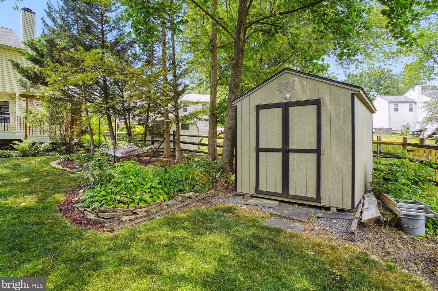 23840 Rolling Fork Way, Gaithersburg MD  20882-2727 exterior