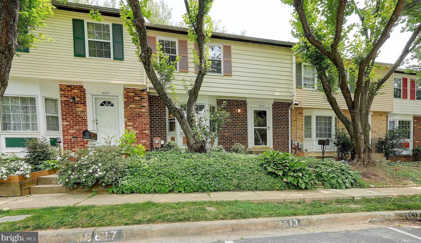 18613 Chickadee Ln, Gaithersburg, MD 20879-1730