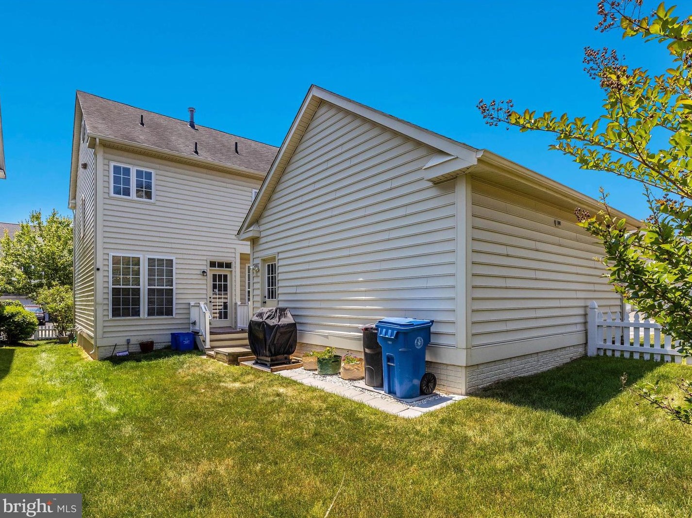 12619 Grand Elm St, Clarksburg MD 20871-4483 exterior