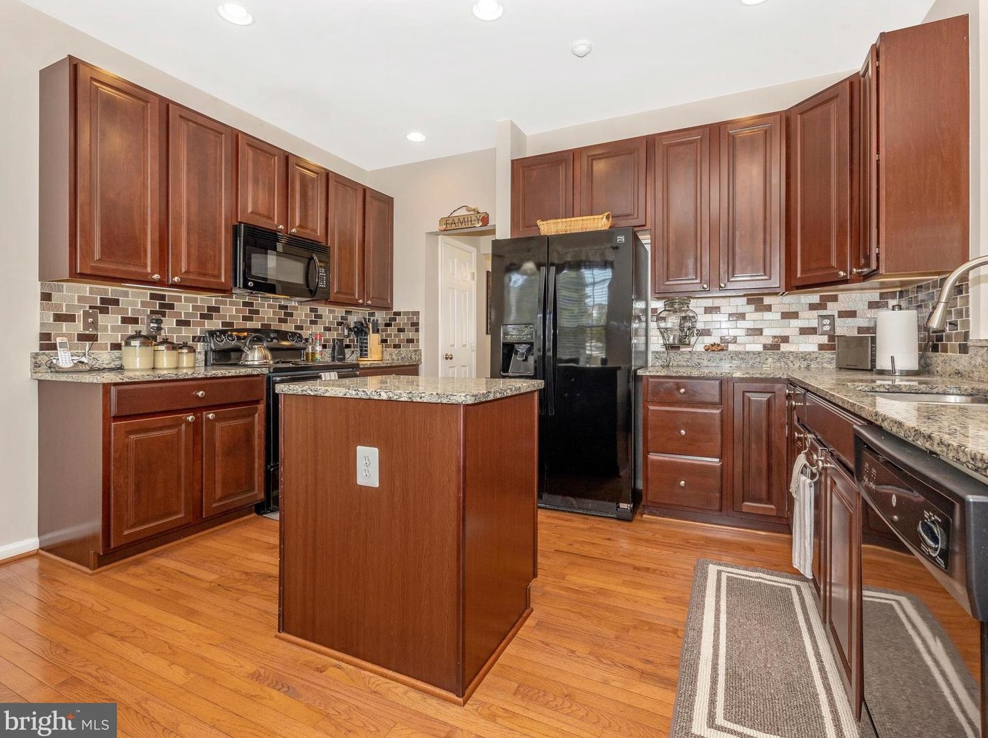 12619 Grand Elm St, Clarksburg MD 20871-4483 exterior