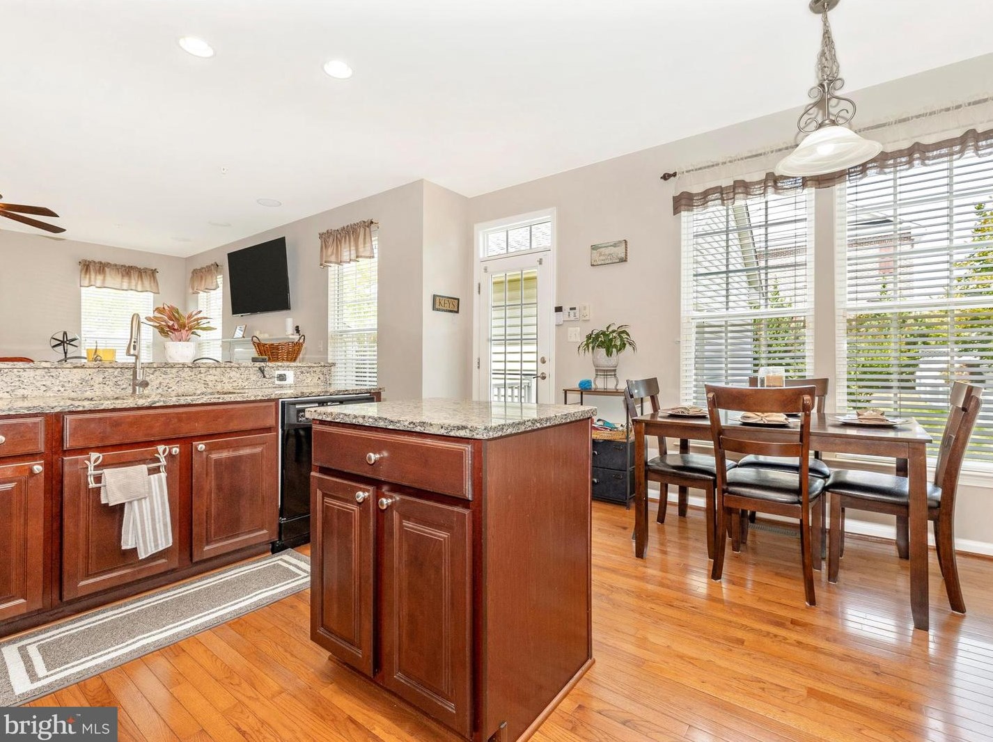 12619 Grand Elm St, Clarksburg MD 20871-4483 exterior