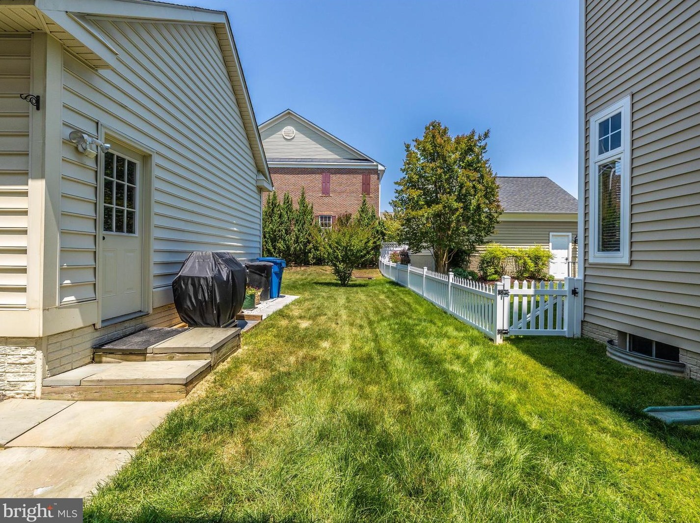 12619 Grand Elm St, Clarksburg MD 20871-4483 exterior