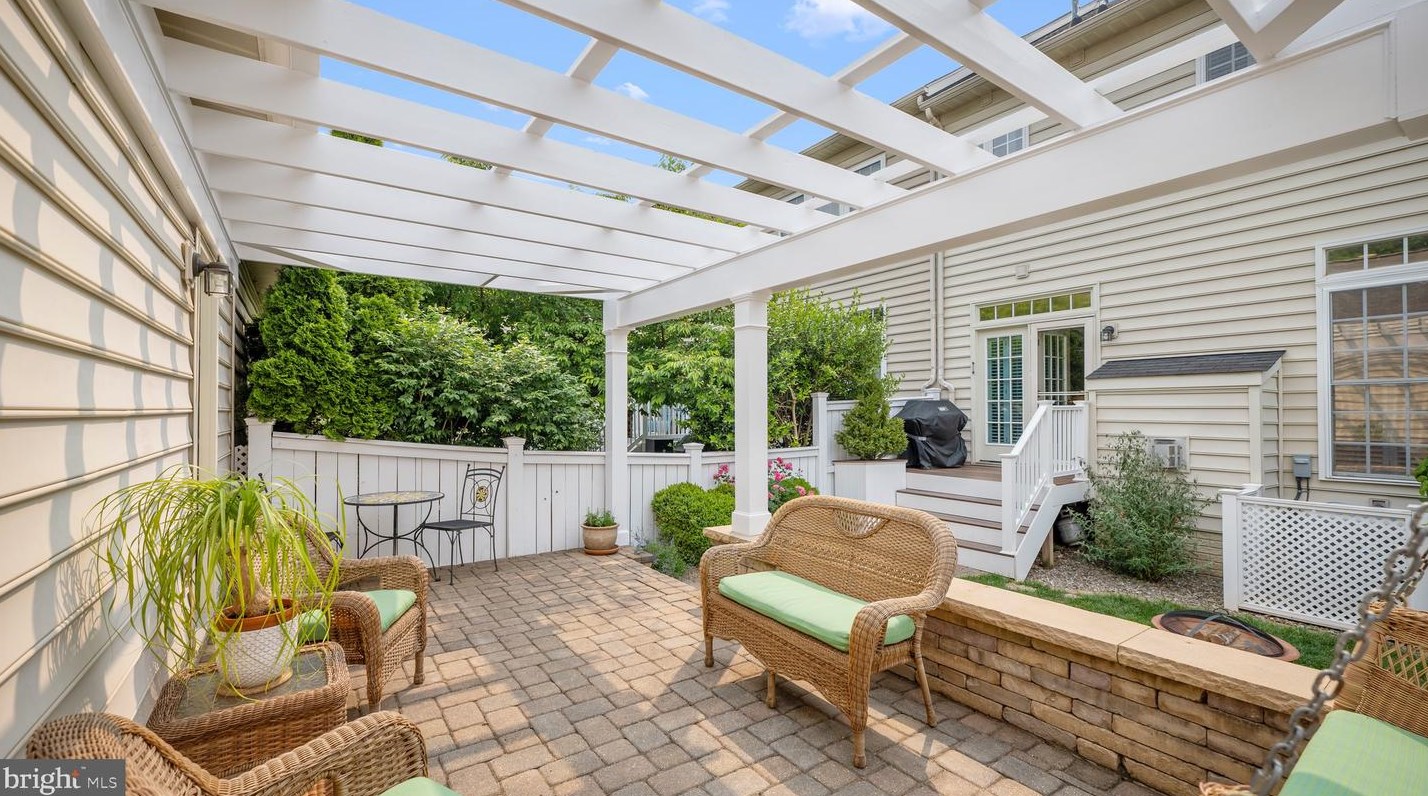 12873 Murphy Grove Ter, Clarksburg MD 20871-4318 exterior