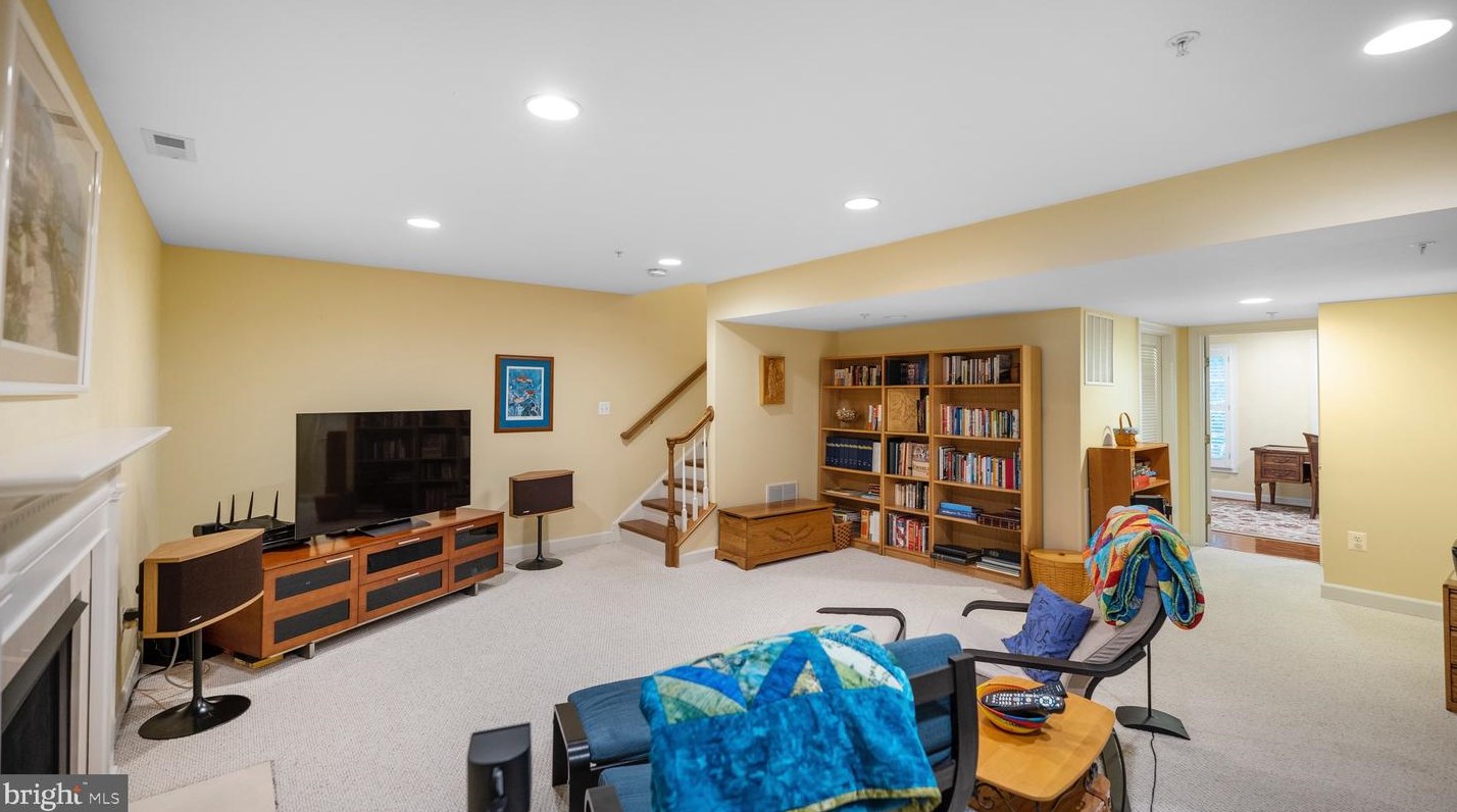 12873 Murphy Grove Ter, Clarksburg MD  20871-4318 exterior