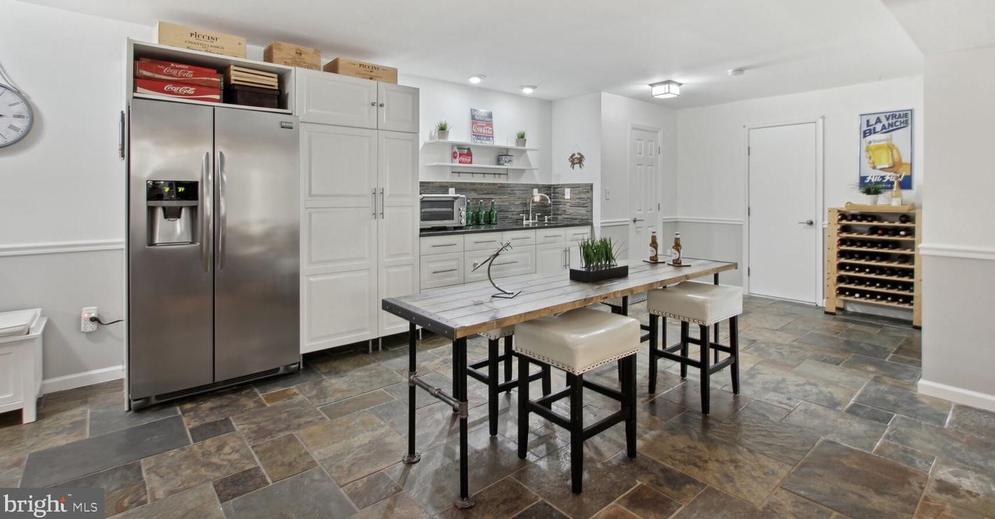 21600 Glendalough Rd, Gaithersburg MD 20882-4864 exterior