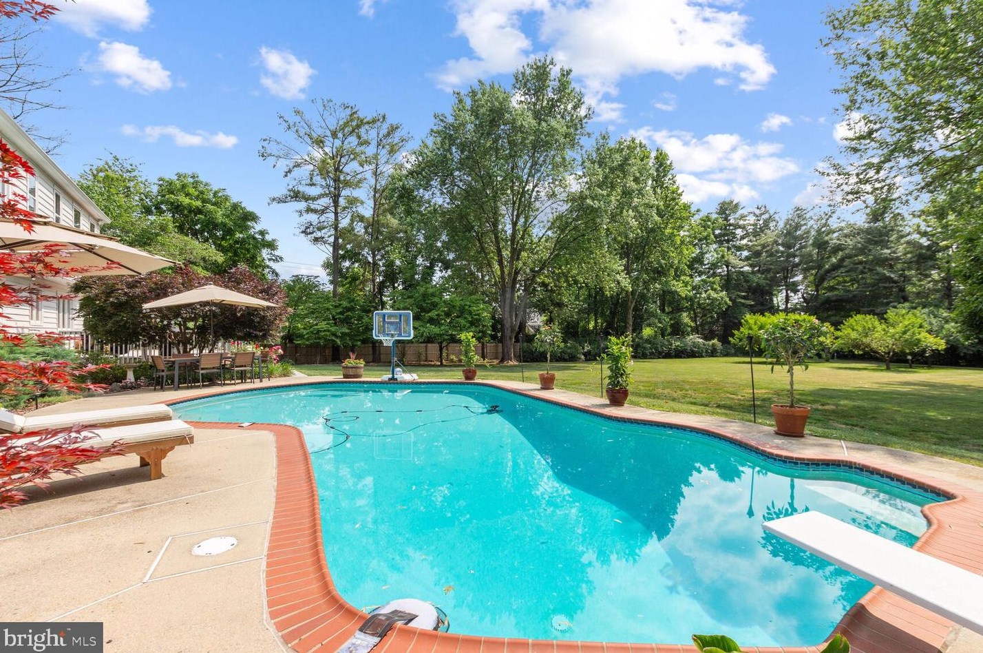 21600 Glendalough Rd, Gaithersburg MD 20882-4864 exterior