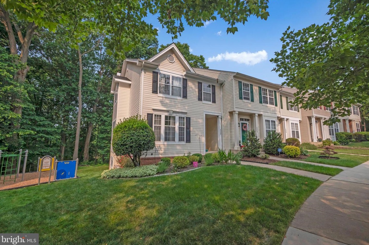112 Twelve Oaks Dr, Gaithersburg, MD 20878-1172