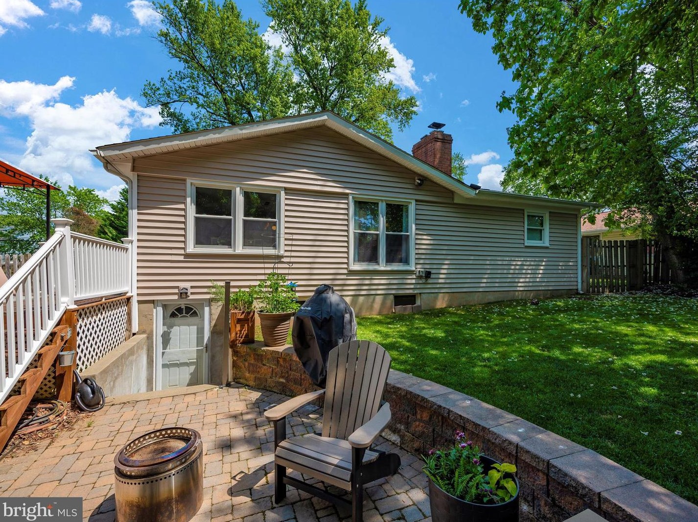 100 Spring St, Gaithersburg MD  20877-1922 exterior