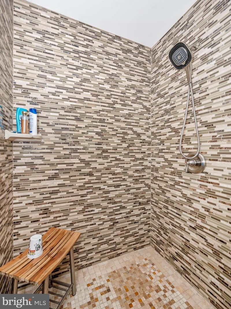 100 Spring St, Gaithersburg MD  20877-1922 exterior