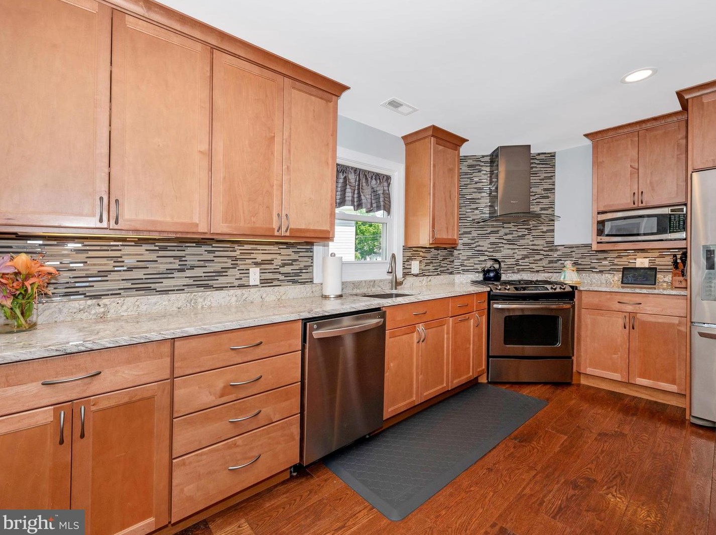 100 Spring St, Gaithersburg MD  20877-1922 exterior