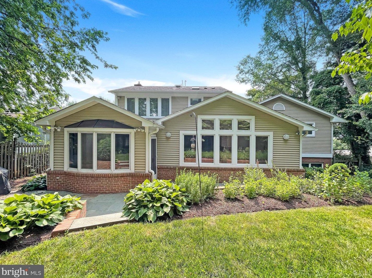 7709 Holiday Ter, Bethesda MD  20817-6615 exterior