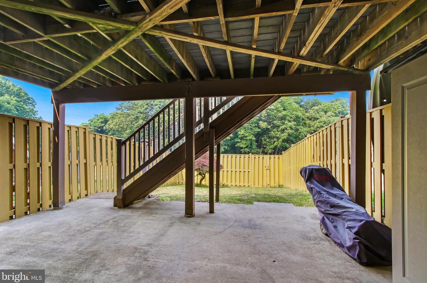 9551 White Pillar Ter, Gaithersburg MD  20882-2815 exterior