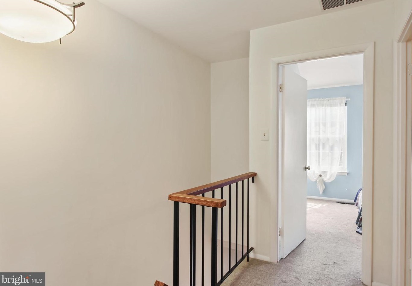 9551 White Pillar Ter, Gaithersburg MD  20882-2815 exterior