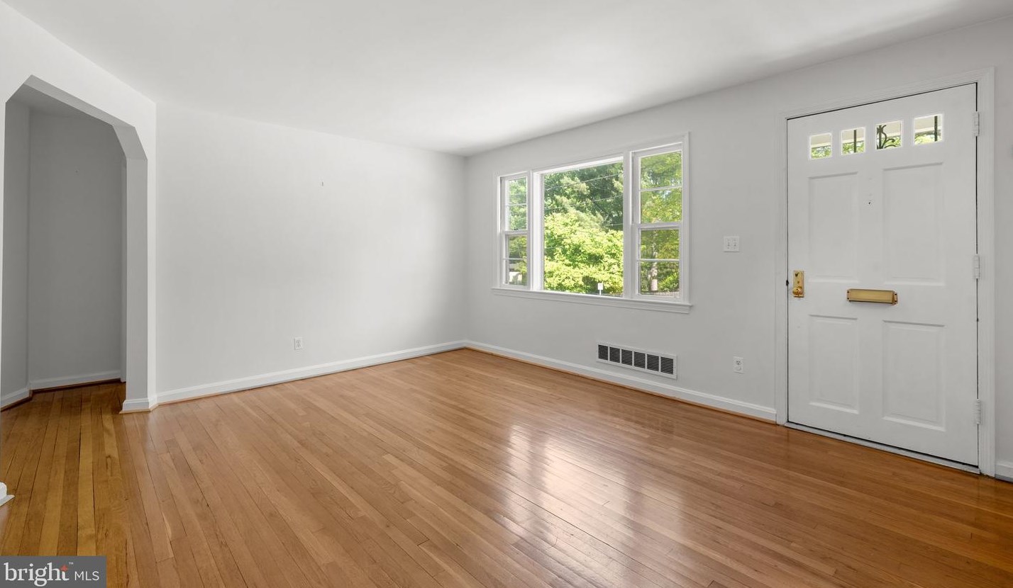 1612 Dublin Dr, Silver Spring, MD 20902